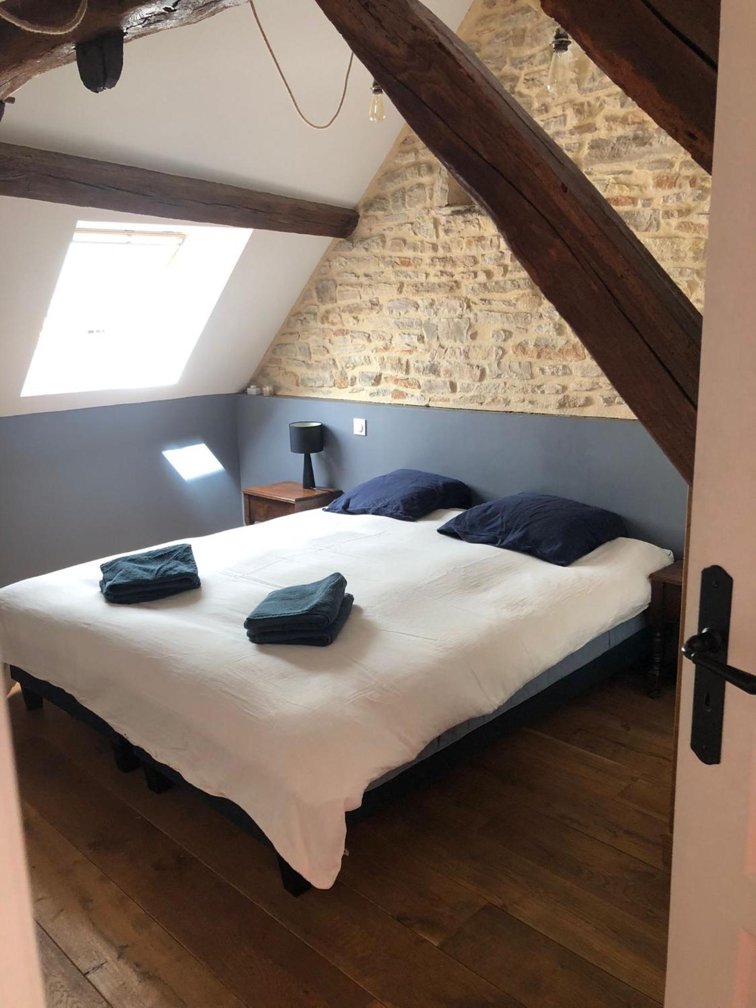 Maison Millot Beaune  Bagian luar foto